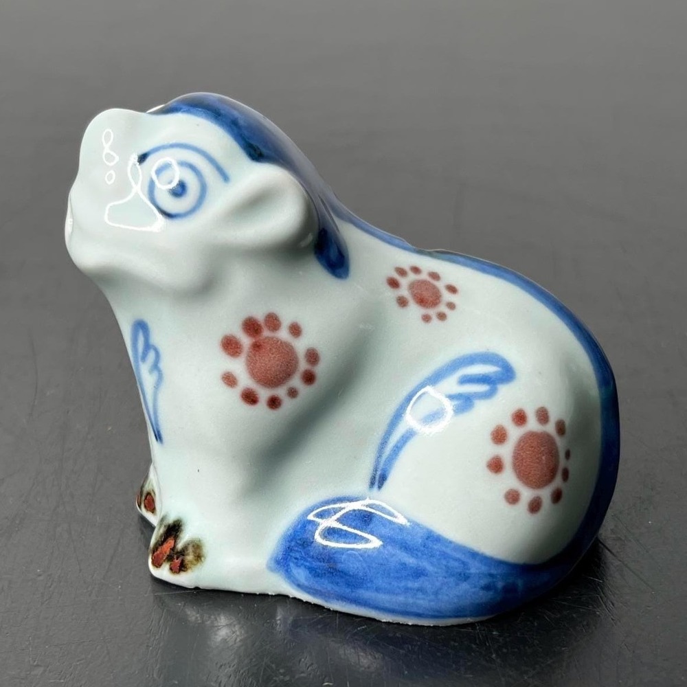White Porcelain Lion-shaped Water-dropper by Ahn Dong-oh